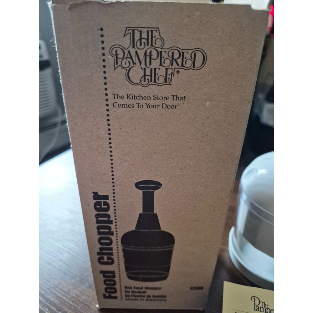 Pampered Chef Food Chopper #2585 Manual Vegetable Nut Dicer White Open Box